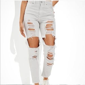 NWOT American Eagle Size 2 Regular Ripped Mom Jeans Light Gray